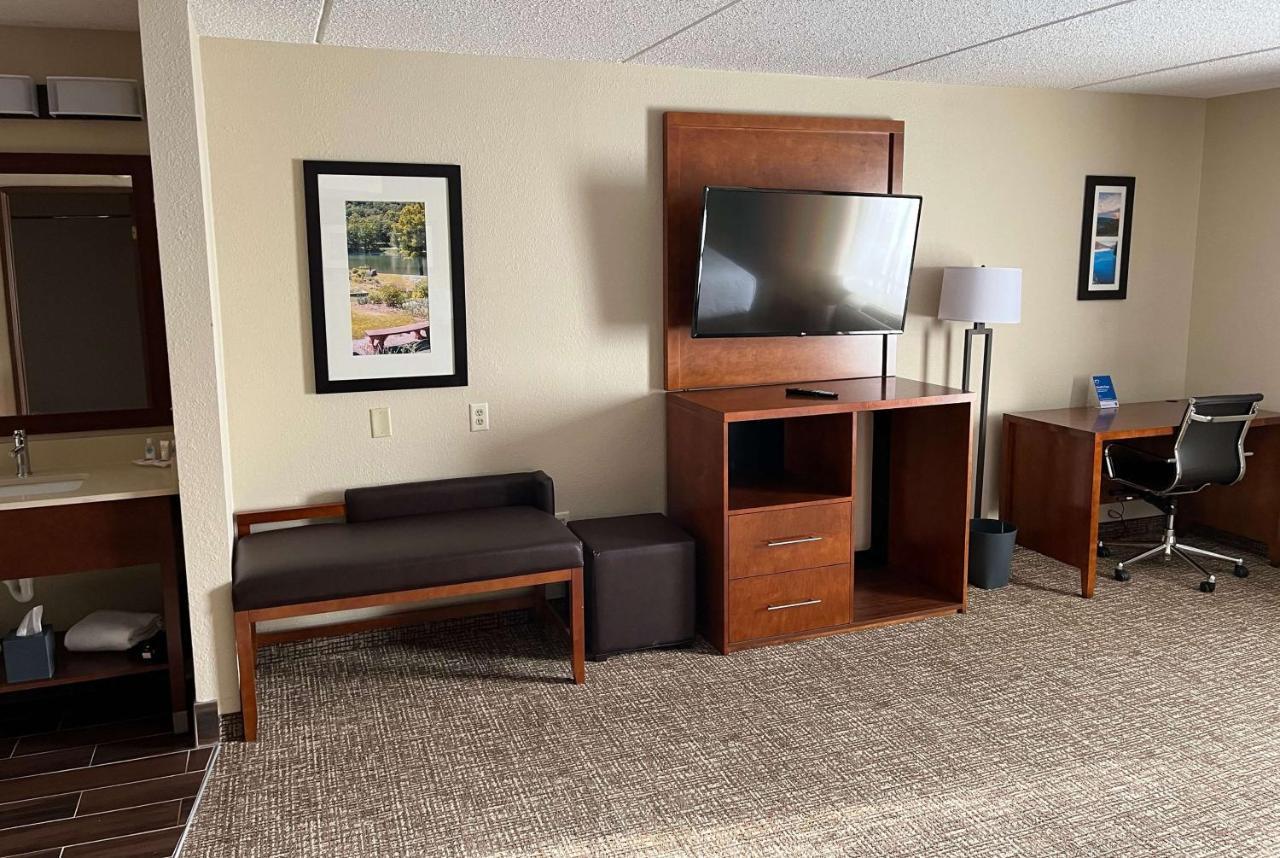 Wingate By Wyndham Clearfield Hotel Екстериор снимка