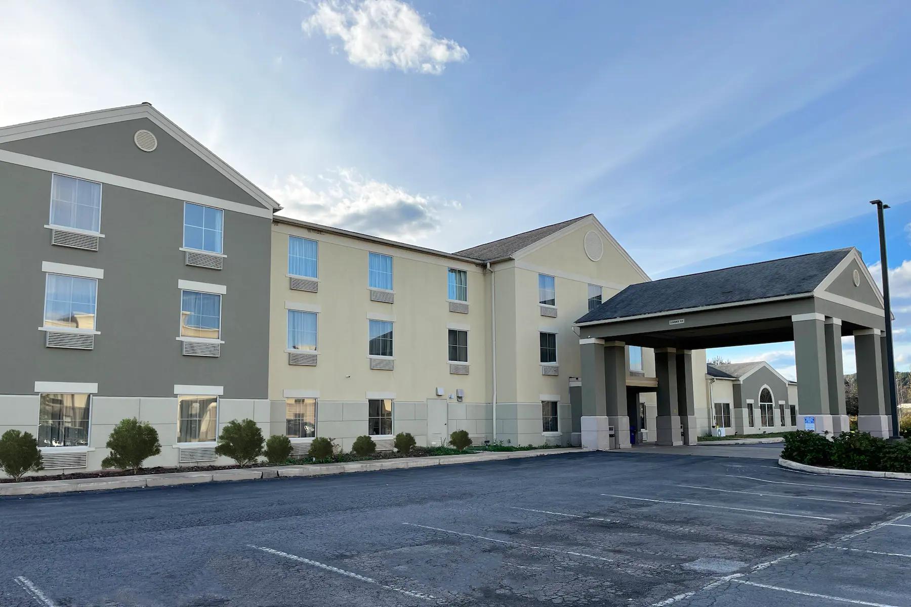 Wingate By Wyndham Clearfield Hotel Екстериор снимка